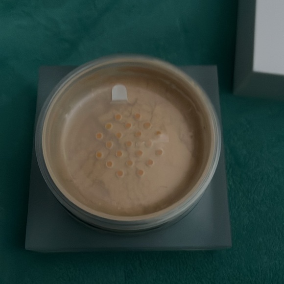 Jaclyn Cosmetics Under Eye Powder in brightening apricot NIB - Picture 3 of 4